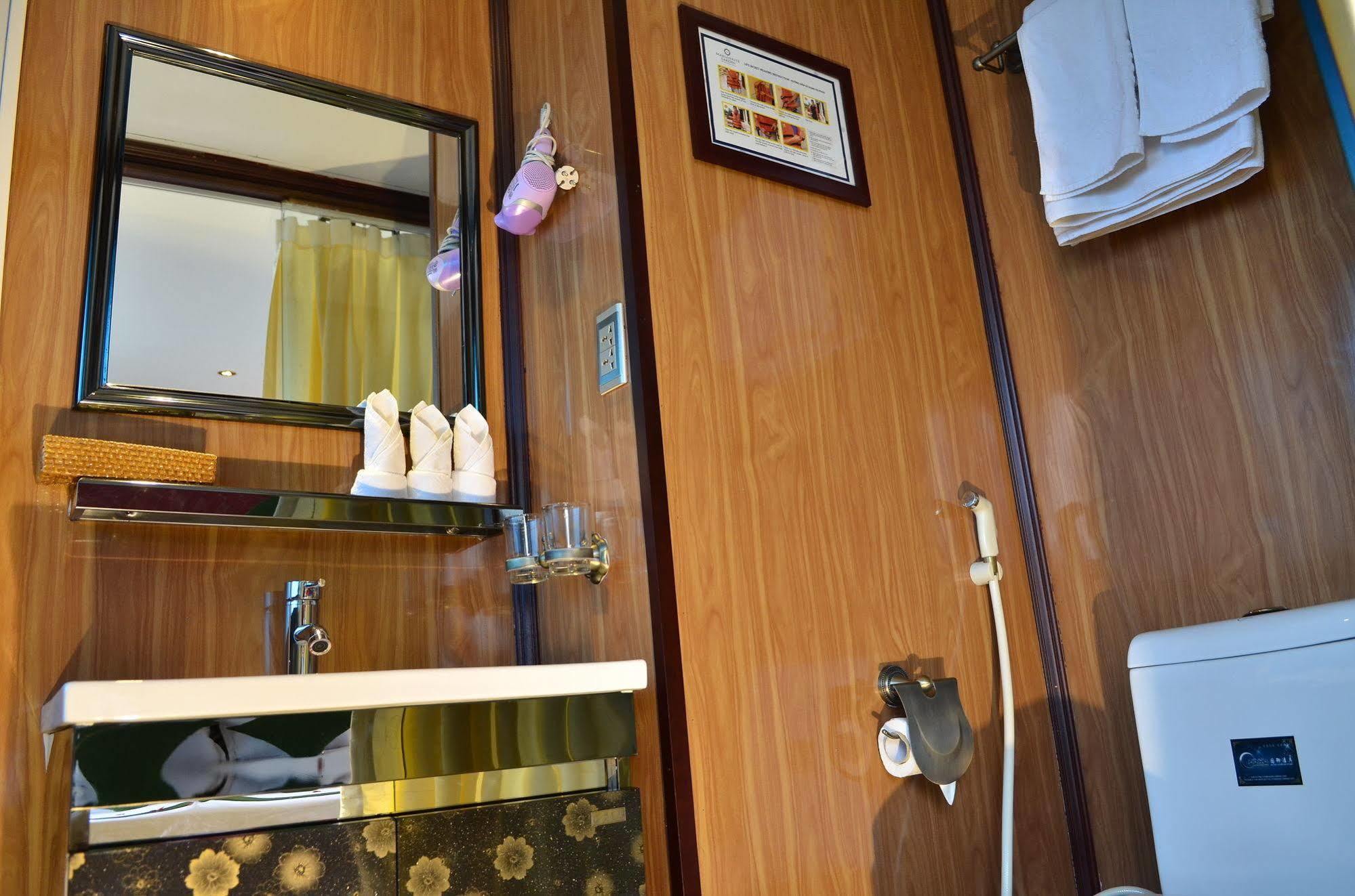 Hotel Garden Bay Luxury Cruise Hạ Long Exterior foto