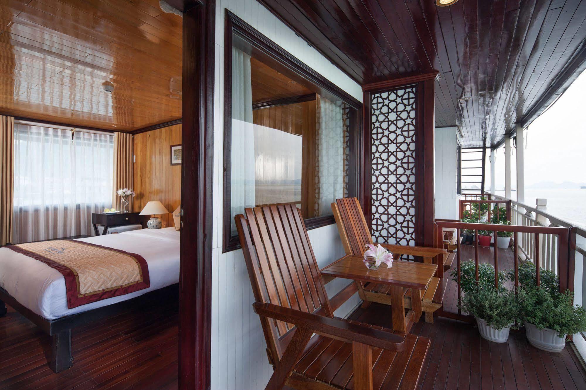 Hotel Garden Bay Luxury Cruise Hạ Long Exterior foto