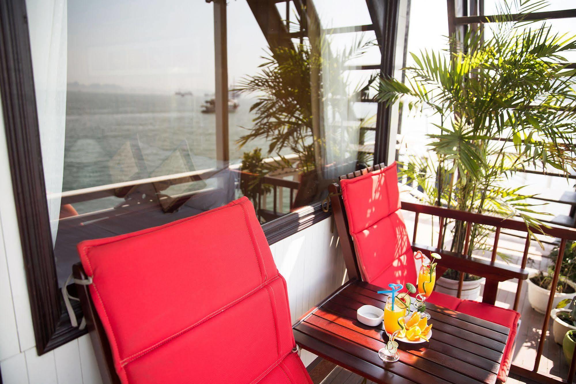 Hotel Garden Bay Luxury Cruise Hạ Long Exterior foto