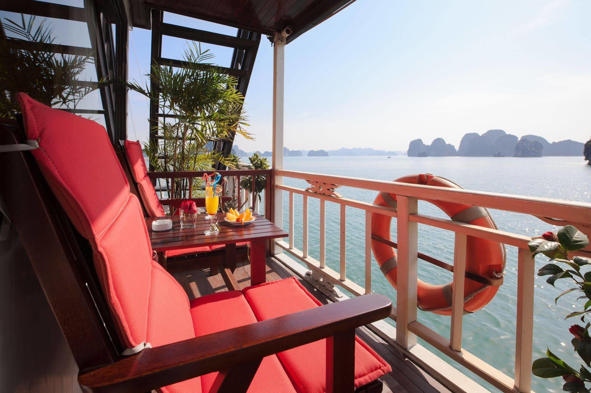 Hotel Garden Bay Luxury Cruise Hạ Long Exterior foto