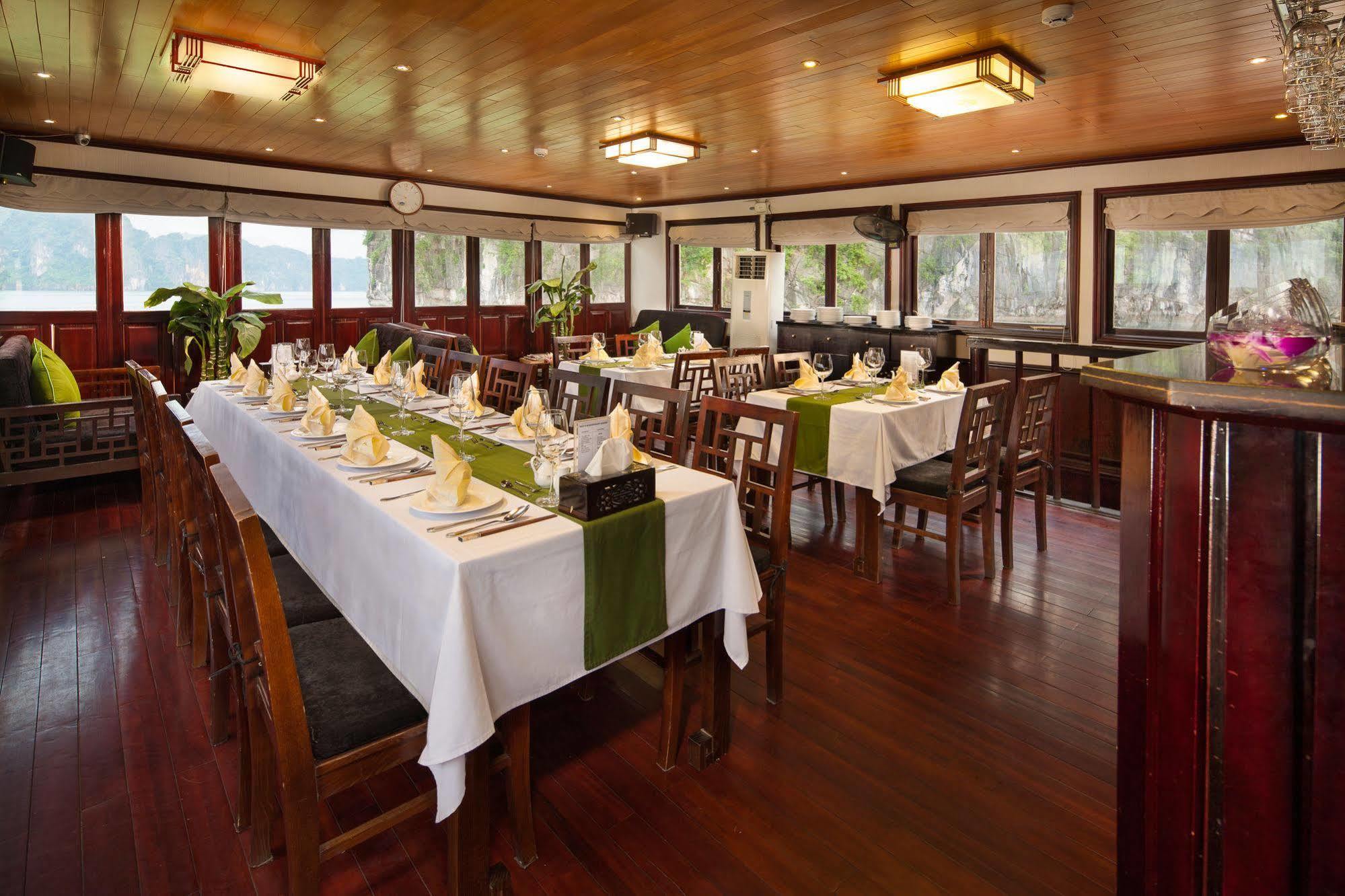 Hotel Garden Bay Luxury Cruise Hạ Long Exterior foto