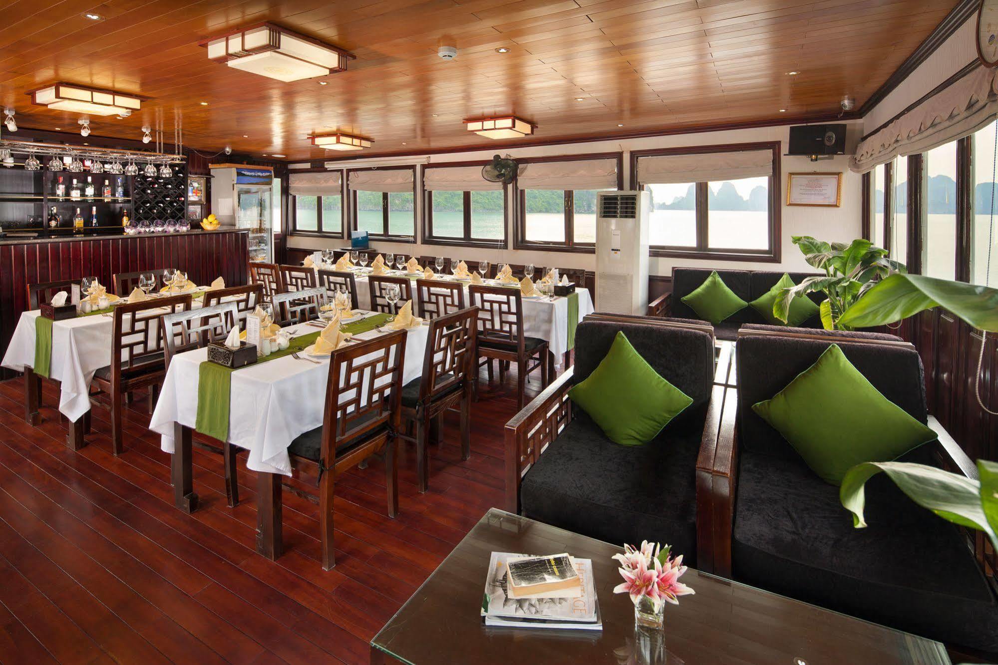 Hotel Garden Bay Luxury Cruise Hạ Long Exterior foto