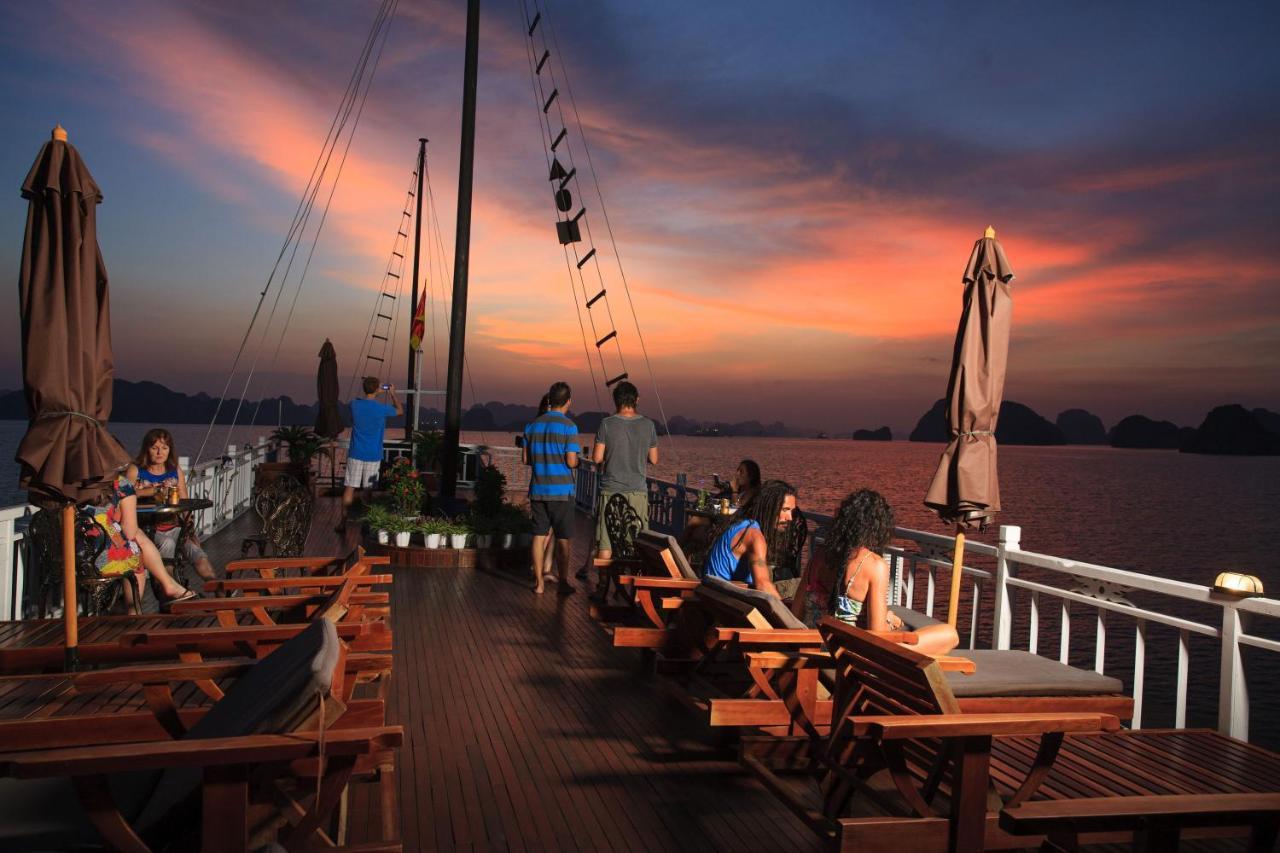 Hotel Garden Bay Luxury Cruise Hạ Long Exterior foto