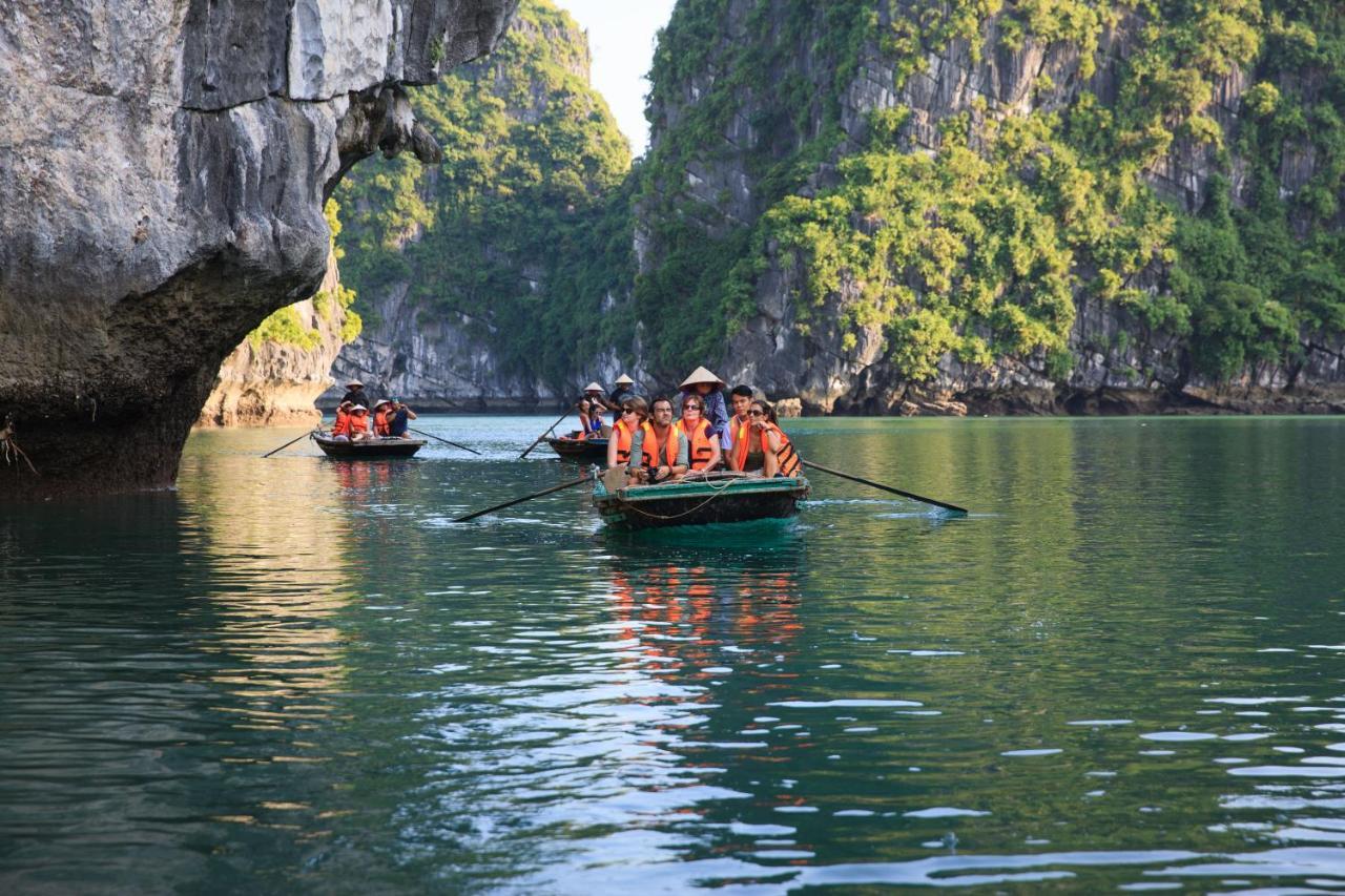 Hotel Garden Bay Luxury Cruise Hạ Long Exterior foto