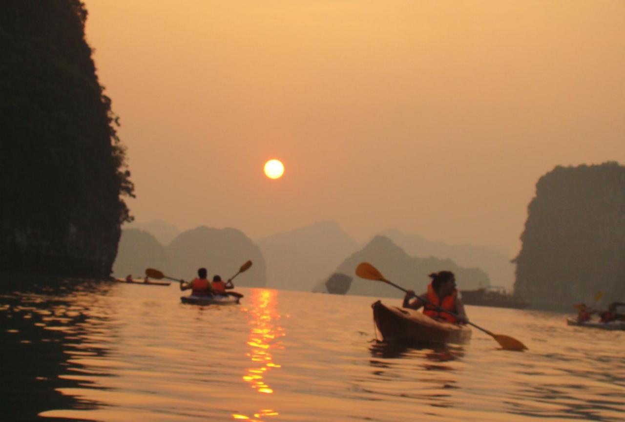 Hotel Garden Bay Luxury Cruise Hạ Long Exterior foto